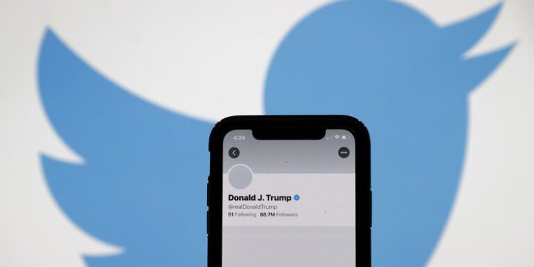 وزير فرنسي يتضامن مع ترامب ضد تويتر