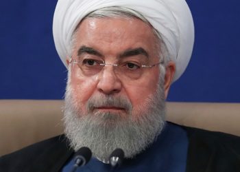 طرد اعلامي ايراني بعد اتهام روحاني بتعاطي المخدرات