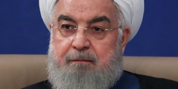 طرد اعلامي ايراني بعد اتهام روحاني بتعاطي المخدرات