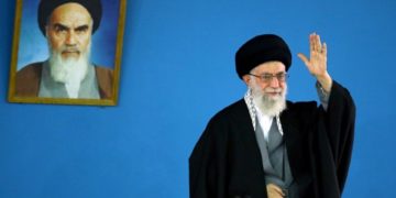 من سيخلف خامنئي إذا توفي؟ – صنداي تلغراف
