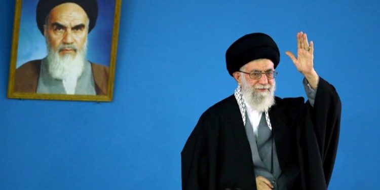 من سيخلف خامنئي إذا توفي؟ – صنداي تلغراف
