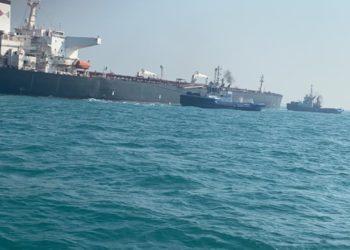 صور: القوة البحرية العراقية ’تحرز تقدماً’ في مسرح ناقلة النفط الملغومة