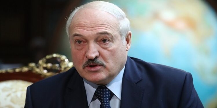 رئيس بيلاروس ,, كورونا عقاب من الله