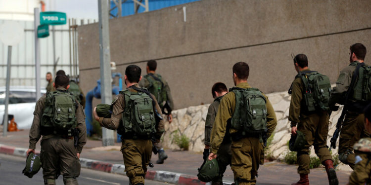 العثور على جثة ضابط إسرائيلي مقتول في الضفة الغربية