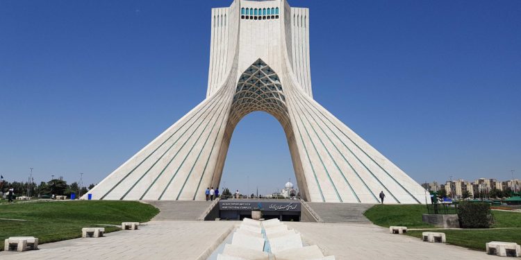 اللجنة الاقتصادية العراقية – الإيرانية تبدأ أعمالها في طهران