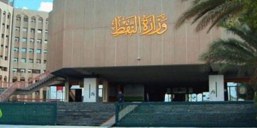 البرلمان يدعو وزارة النفط لإعادة النظر بقراراتها المتعلقة بالقطاع الخاص