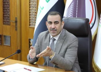 44 لجنة بشأن المواصفات الخاصة بصناعة المواد الإنشائية .