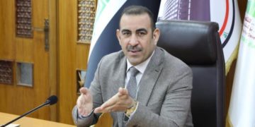 44 لجنة بشأن المواصفات الخاصة بصناعة المواد الإنشائية .