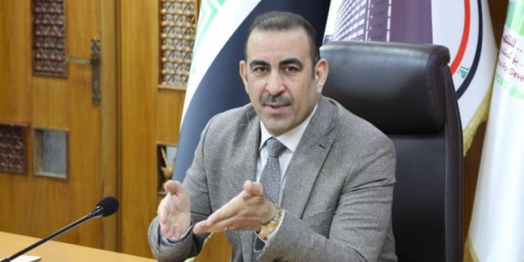 44 لجنة بشأن المواصفات الخاصة بصناعة المواد الإنشائية .