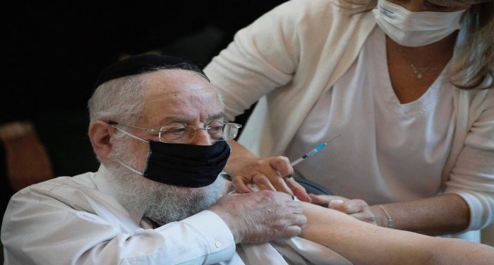 كبير حاخامات تل أبيب يصاب بفيروس ’كورونا’ رغم تلقيه جرعتين من لقاح ’فايزر’!