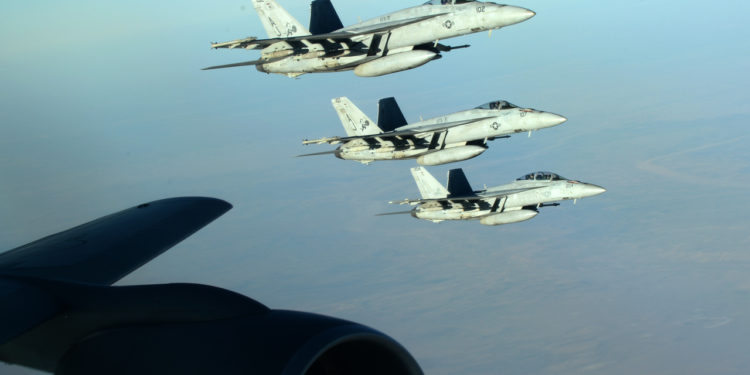 تنفيذ (8 غارات) على مواقع داعش في وادي الشاي