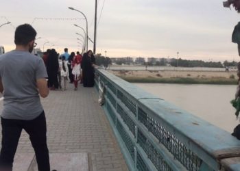 إنقاذ فتاة حاولت الانتحار من على جسر في بغداد