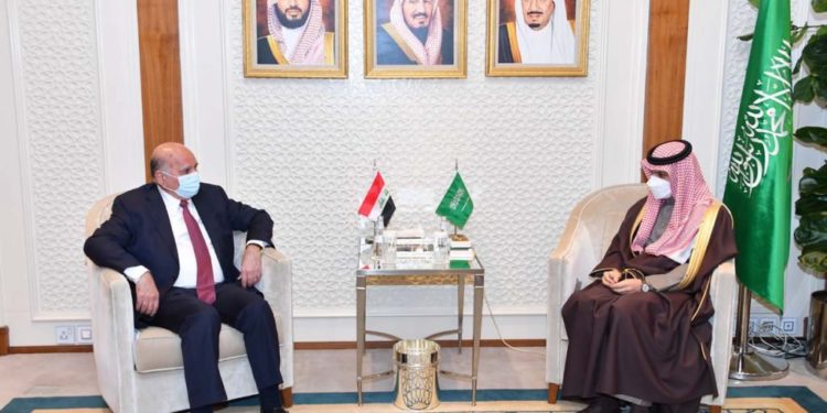 العراق والسعودية يناقشان إجراءات تسهيل منح سمات الدخول