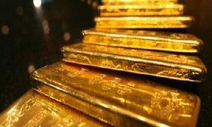 الذهب ينزل ادنى مستوى في اكثر من 7 اشهر