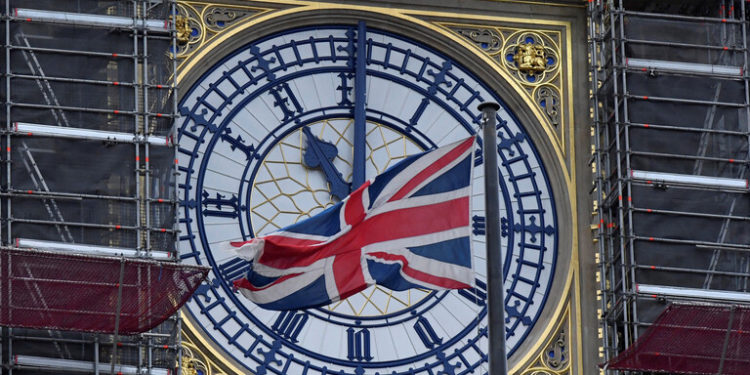 شبهات حول نقل علماء بريطانيين تكنولوجيا عسكرية إلى الصين!