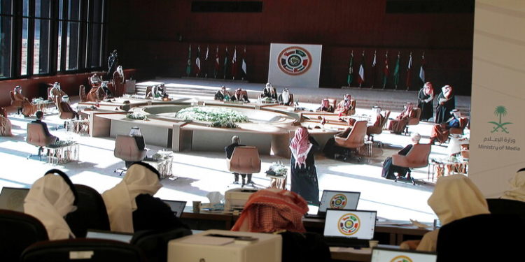 مجلس التعاون الخليجي يطالب إيران بـ “عدم التدخل”