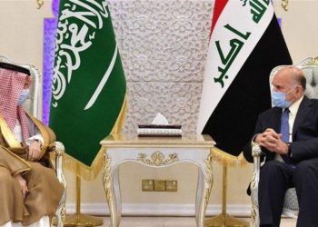 وزير الخارجية فؤاد حسين يصل إلى السعودية