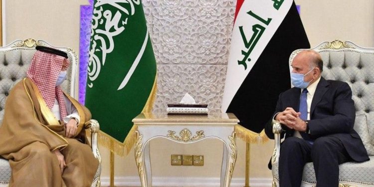وزير الخارجية فؤاد حسين يصل إلى السعودية
