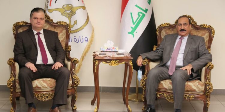 وزير النقل يبحث مع السفير البلغاري التعاون المشترك