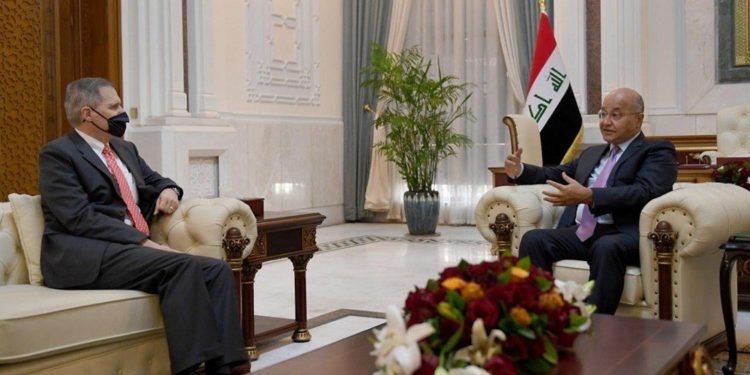 رئيس الجمهورية يؤكد اهمية عدم زج البلاد في صراعات الآخرين