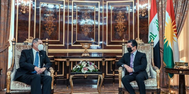 مسرور بارزاني يبحث مع السفير الامريكي “الهجوم الصاروخي على مطار اربيل”