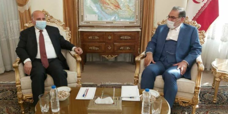 وزير الخارجية يلتقي شمخاني في طهران