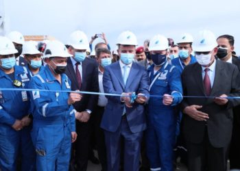 وزير النفط يفتتح محطة كبس الغاز الخامسة في حقل الرميلة الشمالية