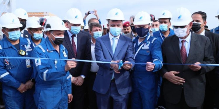 وزير النفط يفتتح محطة كبس الغاز الخامسة في حقل الرميلة الشمالية