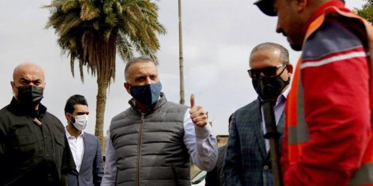 الكاظمي ,, يشرف على أكساء شارع الجمهورية والخلاني اثناء حظر التجوال