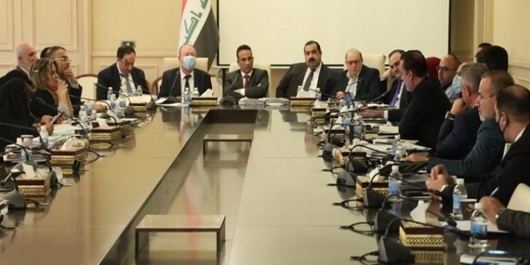 المالية النيابية تستضيف وزير النفط