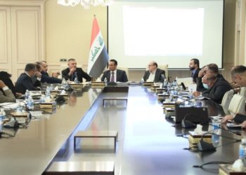 تخفيض نسبة العجز في الموازنة “دون المساس” بالرواتب (البرلمان يؤكد)