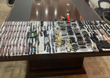 ضبط اعداداً كبيرة من السكاكين والالات الحادة