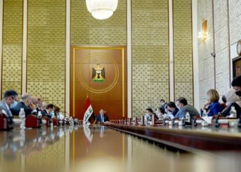 الكاظمي يعلن تجاوز مرحلة الانهيار الاقتصادي