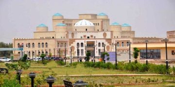الحكم على مستشار وموظفين بقضية مغالاة في ديالى