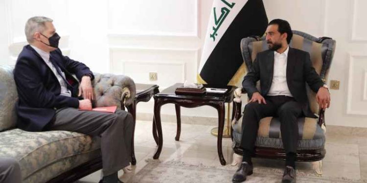 الحلبوسي والسفير الأميركي يناقشان “زيارة البابا فرنسيس” للعراق