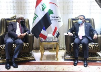 وزير الصحة والبيئة يلتقي مع السفير الفرنسي التعاون بمجابهة جائحة كورونا