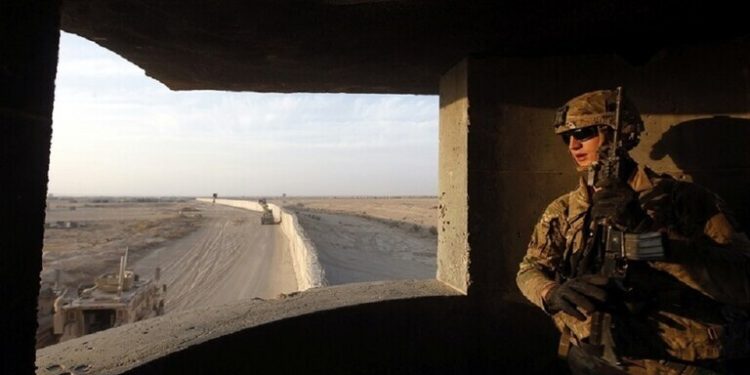 مصدر أمني يكشف نوع الصواريخ التي استخدمت بضرب قاعدة “عين الأسد”