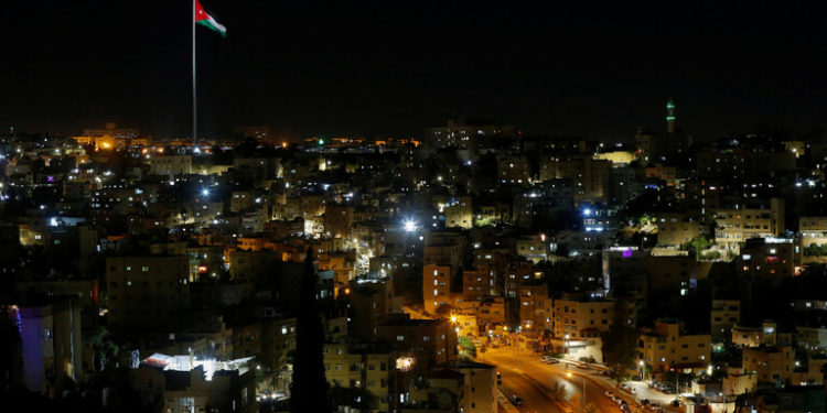 الأردن .. احتجاجات بعد مأساة وفيات مستشفى السلط