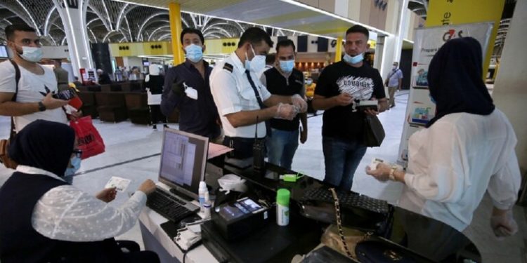 إيران تمنع دخول الأجانب القادمين من العراق جوا