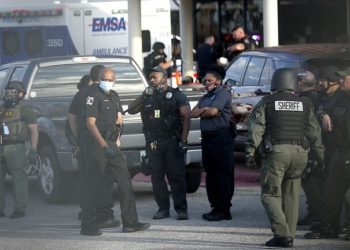مقتل سجين وإصابة ضابط في حادث احتجاز رهائن داخل سجن أمريكي
