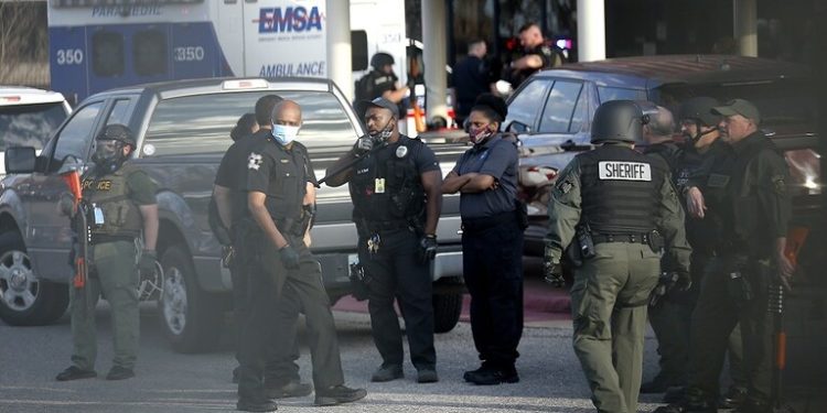 مقتل سجين وإصابة ضابط في حادث احتجاز رهائن داخل سجن أمريكي