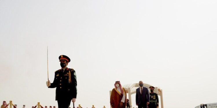 بيان يصدره مكتب الكاظمي حول زيارة رئيس الوزراء إلى السعودية