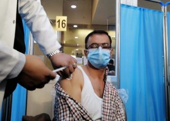 تلقي لقاح كورونا في بغداد