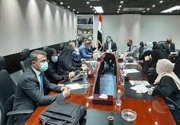 لجنة لدراسة إمكانية تحويل مناهج الدراسة الورقية إلى رقمية