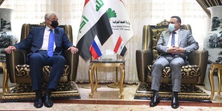 وزير الصحة يلتقي مع السفير الروسي لبحث سبل تعزيز التعاون الصحي