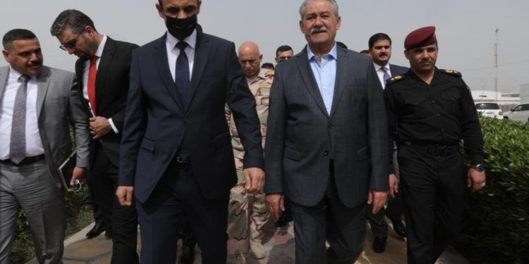 الاسدي ووزير العمل يبحثان الواقع الخدمي لــ ذي قار