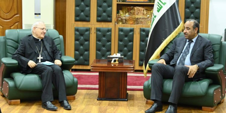 وزير الثقافة يؤكد ضرورة التنسيق لتطوير مدينة أور الآثارية