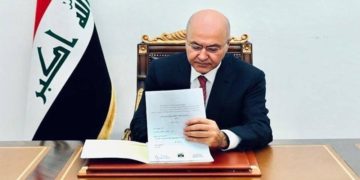 برهم صالح يصادق على قانون توفير واستخدام لقاحات جائحة كورونا