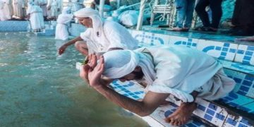 الصابئة المندائيون يحتفلون بعيد الخليقة على ضفاف دجلة