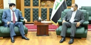 وزير الثقافة يبحث مع السفير السوري استرداد الآثار المهربة
